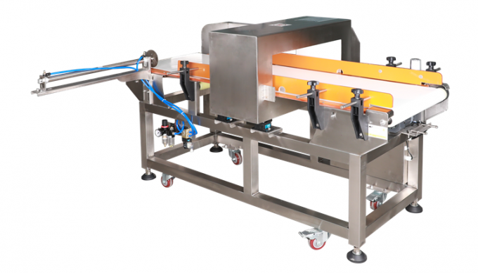 Línea detector de metales de la producción alimentaria del precio de fábrica automático del transportador con rechazo automático del empujador